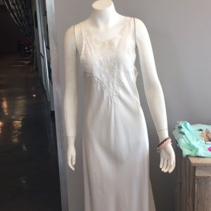 Gorgeous ivory satin night gown and robe set